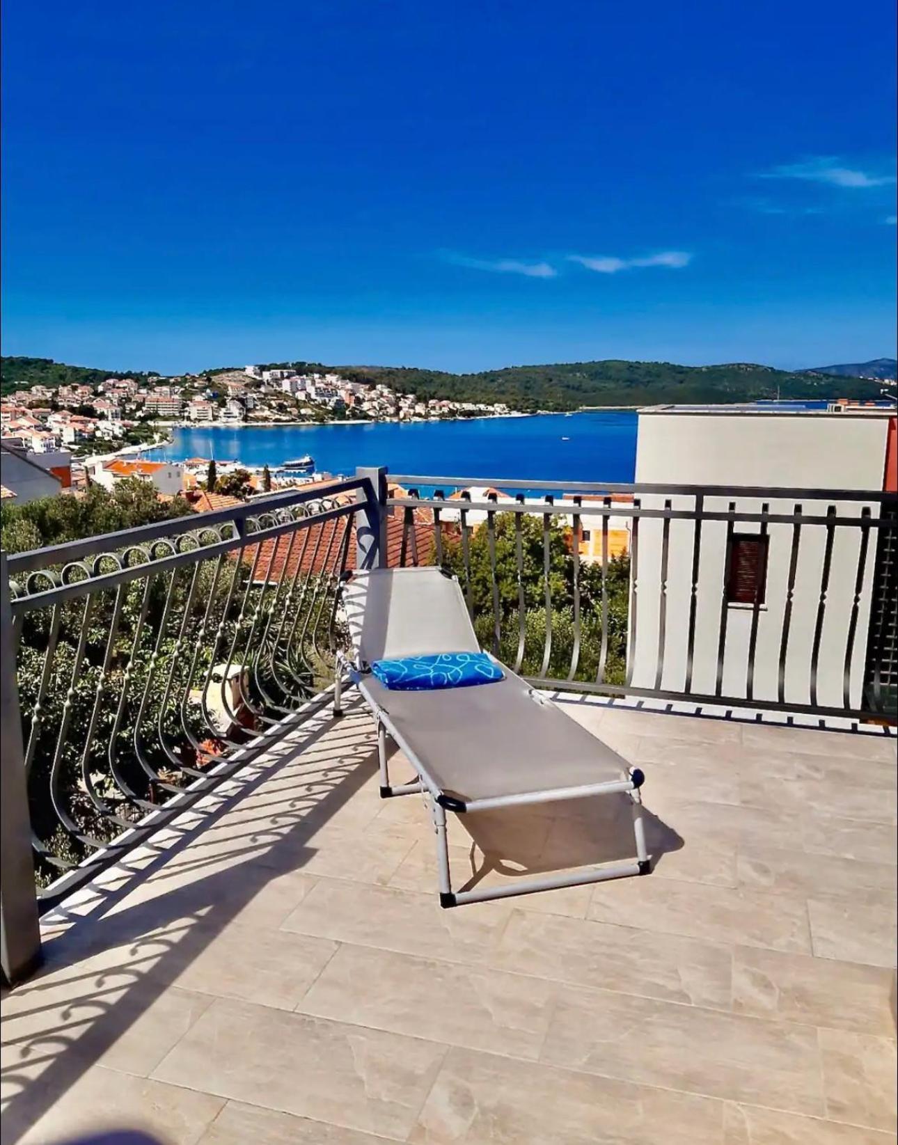 Apartmani Attila Trogir Exteriör bild