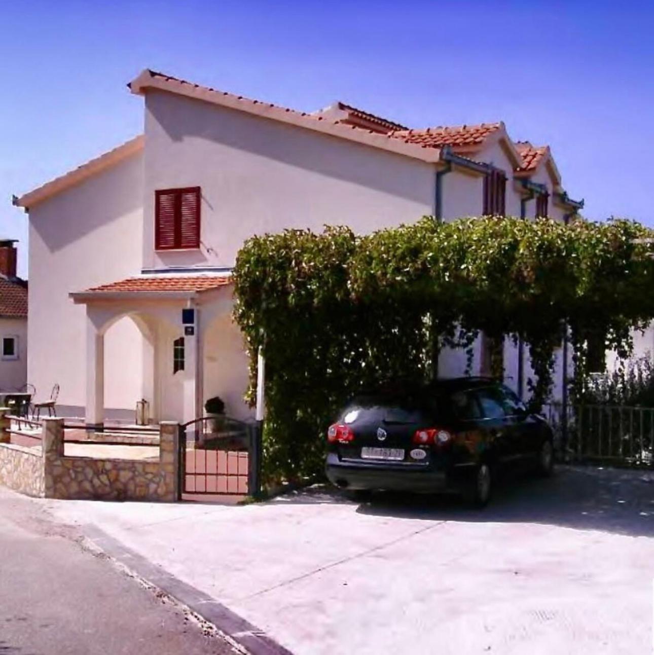 Apartmani Attila Trogir Exteriör bild